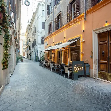 Spanish Steps Luxury דירה