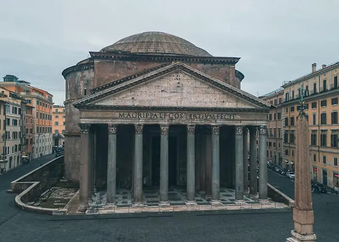 Spanish Steps Luxury Daire